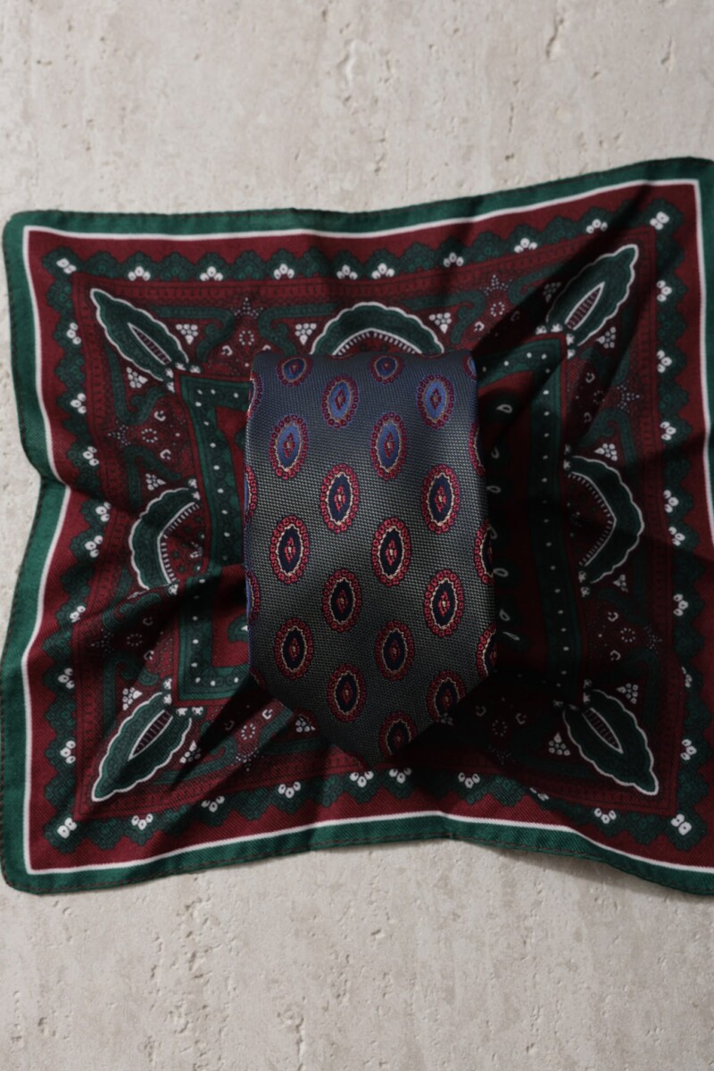 Desenli Haki Yeşili Kravat, Mendil Set